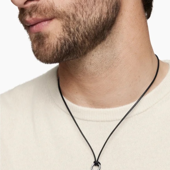 David Yurman Circle Amulet Necklace. Never worn - Picture 4 of 4